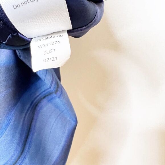 Athleta Womens Blue Black Accelerate Geode Activewear Cropped Leggings Size SP - Picture 4 of 7